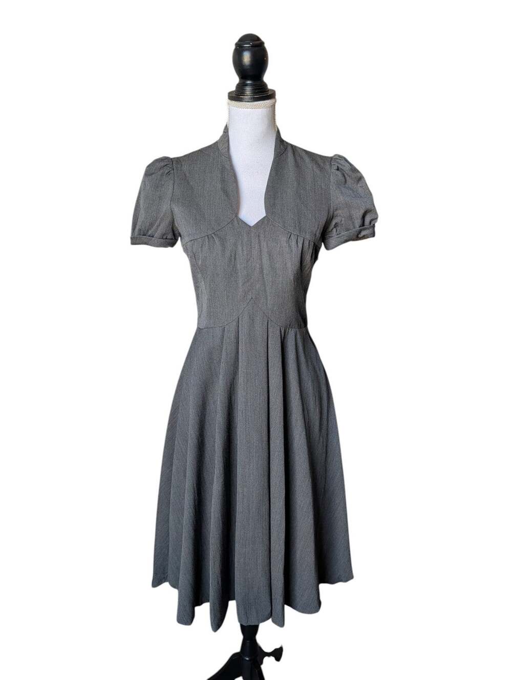Myth and Ritual 100% Wool Gray Retro Style Dress Sz 8 Pinup Dark Academia Wicked